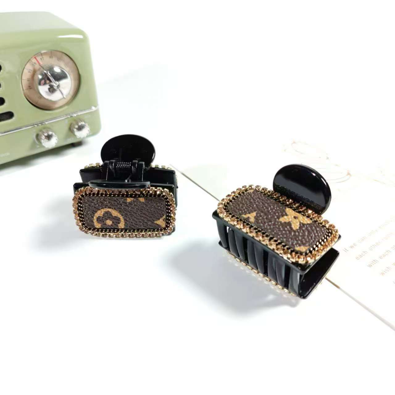 Classic Designer square Barrettes High Quality Letter Hair Clamp Womens Gold Hair Clips Leather Spring Clip Wedding Festival Girl Hairpins Headdress g