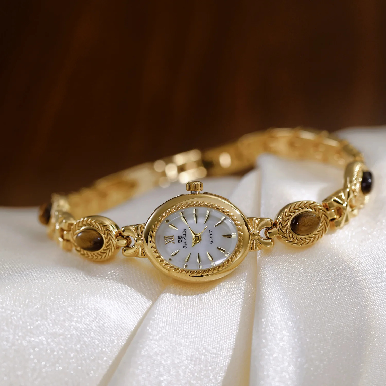 Elegant Watches For Women Gold Bracelet Amber Jewelry Quartz Oval Wristwatch Fashion Retro Original Ladies Watch 250723