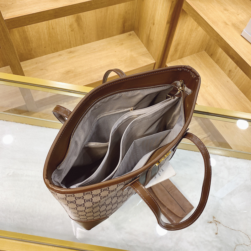 free shipping Large capacity fashion bag Tote bag It convenient for mom to take their children out Printed single shoulder handbag versatile and hig-h