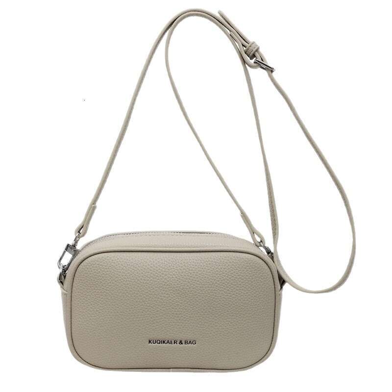 New Women's Simple Fashion Solid Color Small Square Commuter Fashionable High-end Single Shoulder Crossbody Bag