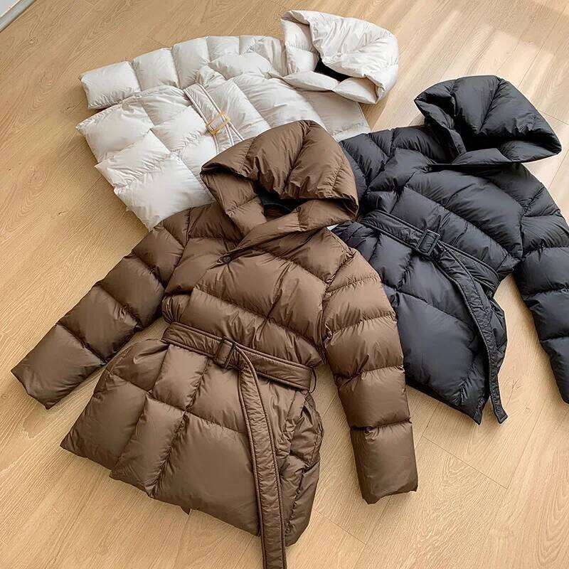 Lagabogy 2025 New Winter Women Hooded Thick Loose 90% White Duck Down Jacket Female Elegant Lightweight Puffer Coat With Belt
