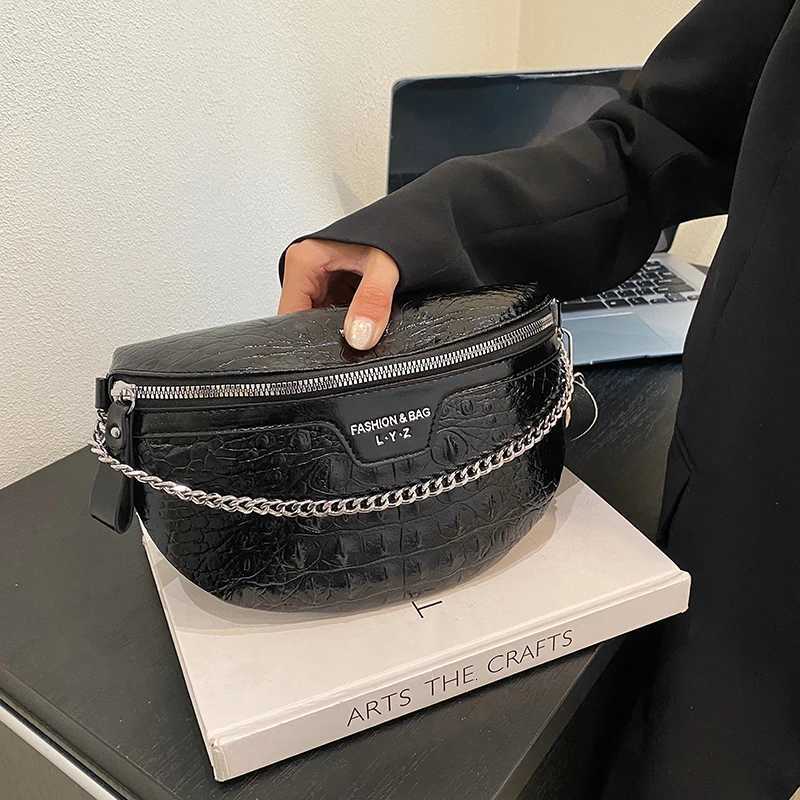 Luxury Chain Waist Bag Fanny Pack Fashion Leather Lady Waist Pack Handbag Designer Woman Crossbody Chest Bag New Female Belt Bag G250723