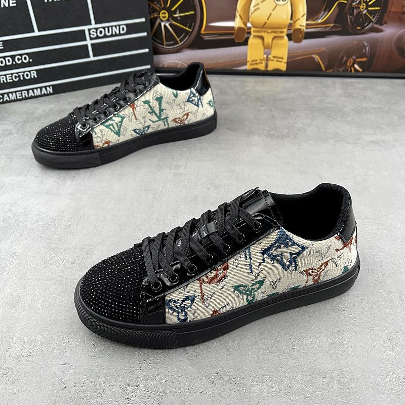Jiarong Tide Brand Versatile fashionable sneakers Fashion board shoes Men's soft soled leather low cut casual shoes spirited young man hot