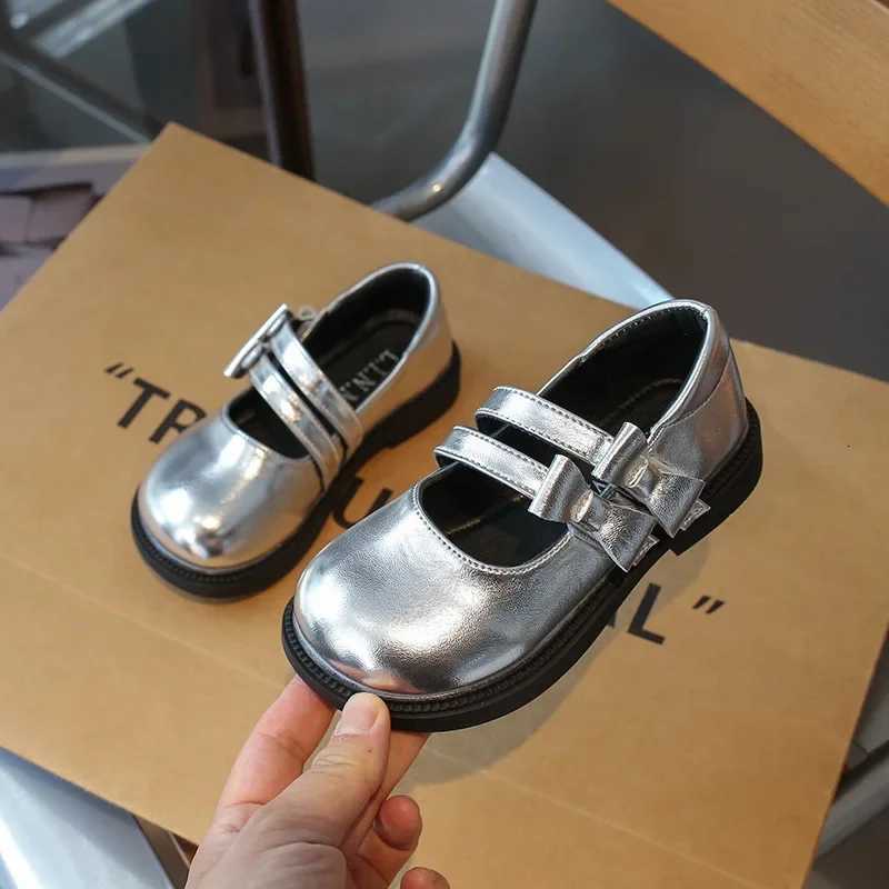 New Childrens Leather Shoes Sweet Princess Shoes for Girls Fashion Side Bowknot Kids Casual Silver Flat Shoes Simple Versatile XJ250724