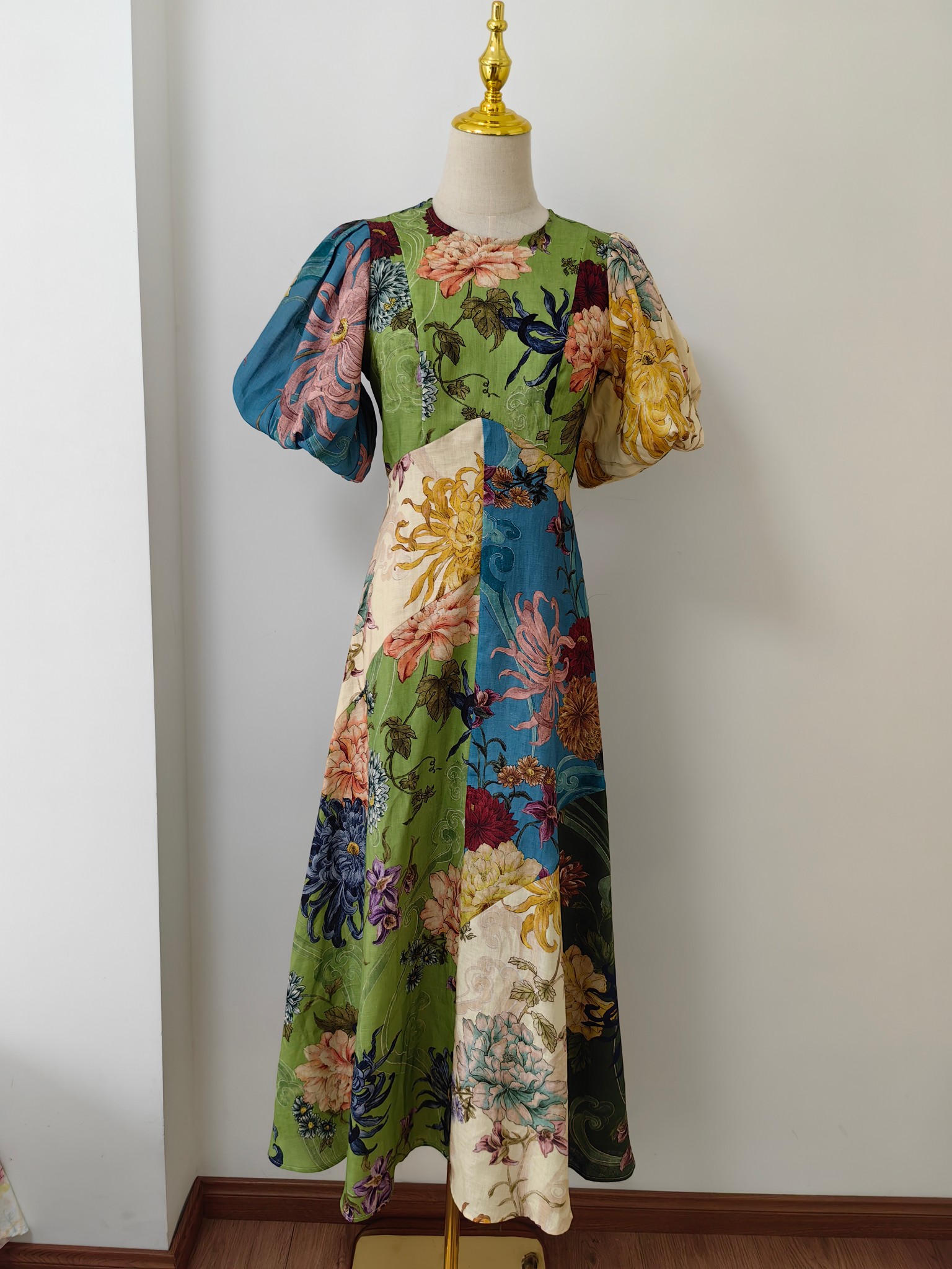 Australian designer's spring floral short sleeved dress