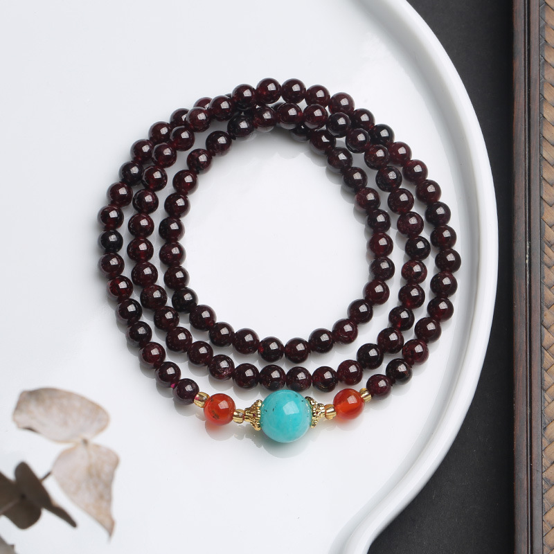 New Chinese Style Natural Garnet Crystal Bracelet for Women Elegant Versatile and Stylish Accessory