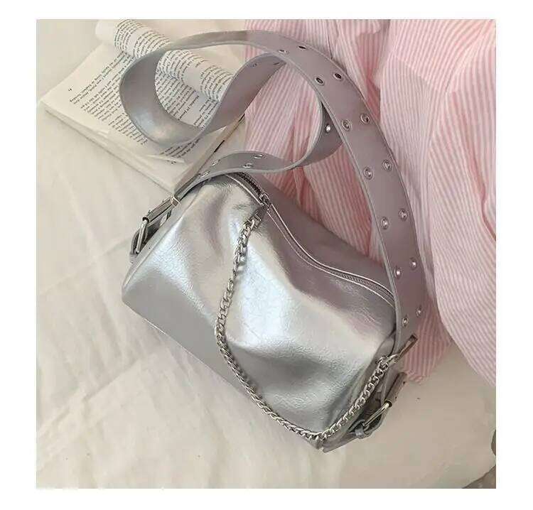 Y2k Grunge Sier Women Trend Leather Design Pillow Handbags Ladies Haruku Large Capacity Messenger Bag