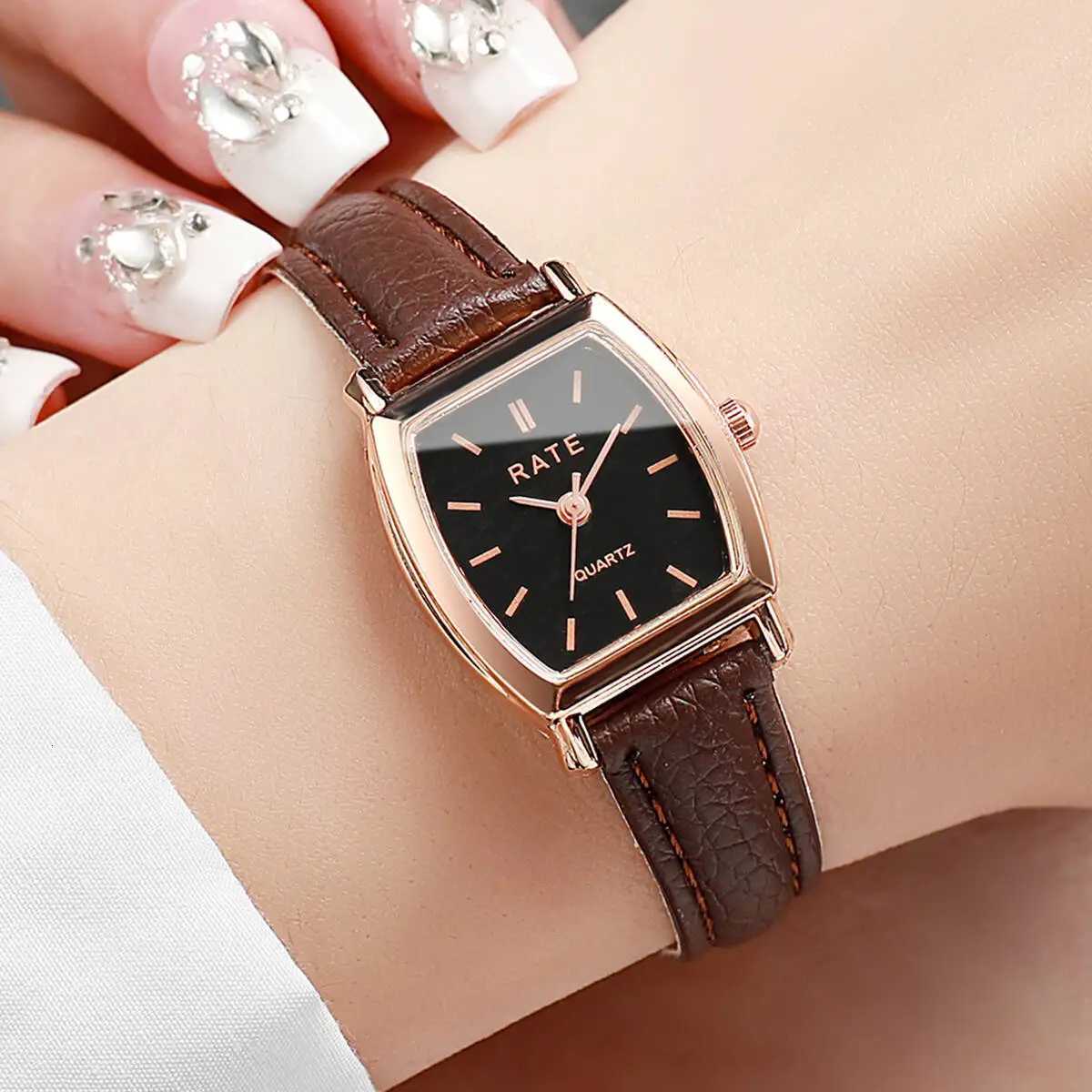 Fashion Women Watches Casual Small Dial Leather Strap Womens Quartz Watch Ladies Watch Girls ClockWithout Box W250724