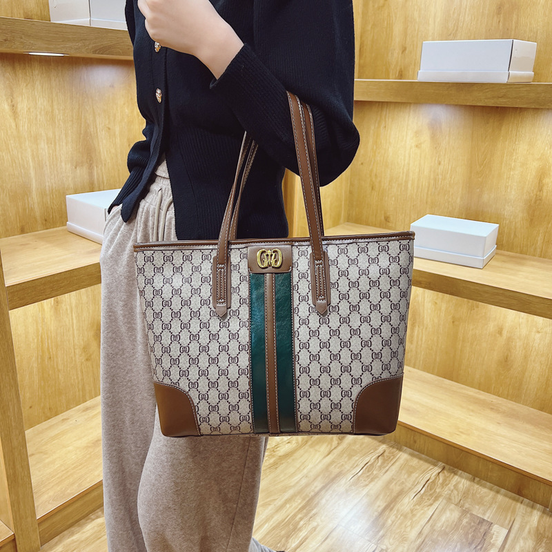 free shipping Large capacity fashion bag Tote bag It convenient for mom to take their children out Printed single shoulder handbag versatile and hig-h
