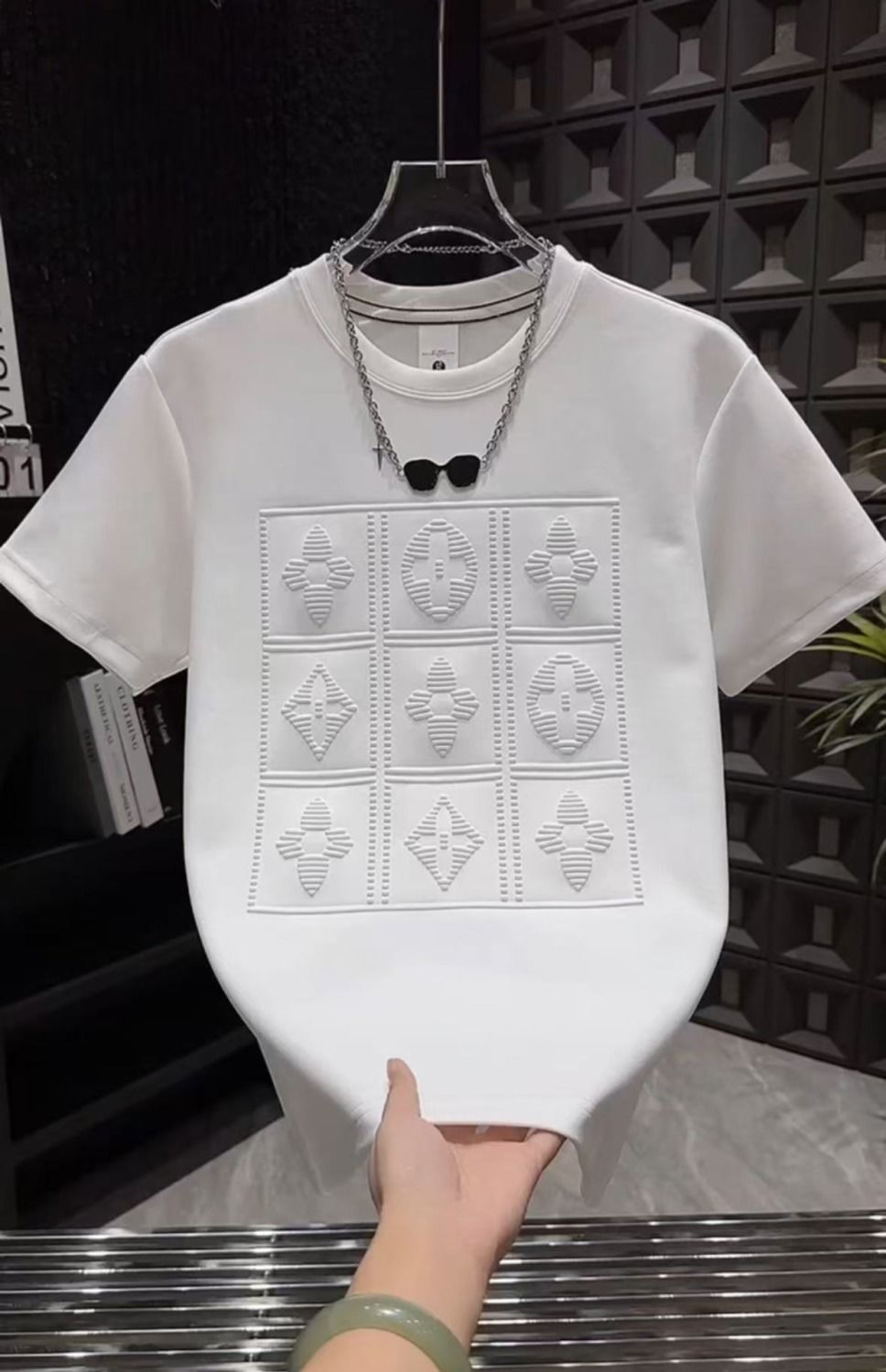 Summer's new men's fashion trend embossed half-sleeved T-shirt cool elastic slim and versatile short-sleeved T-shirt 2025 free shipping