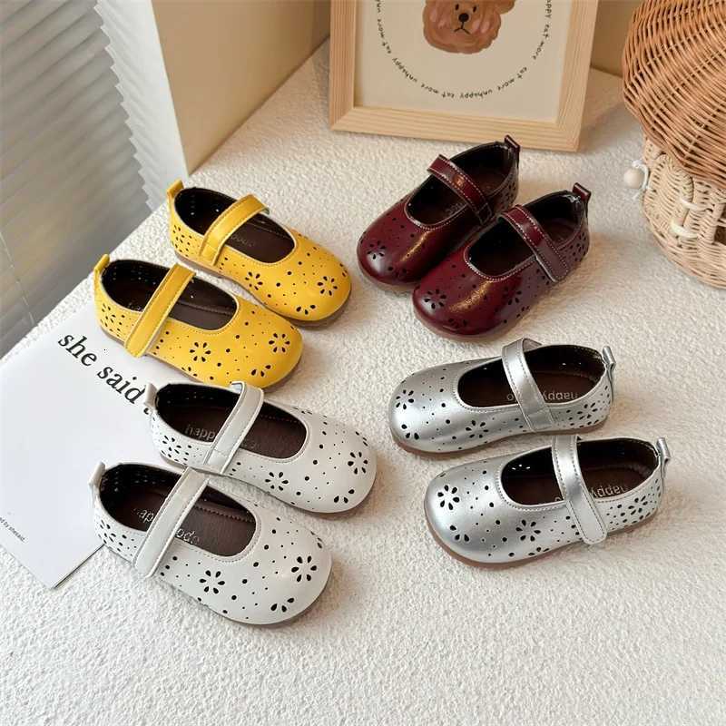 Summer Girls Flat Shoes Cut-outs Breathable Retro Toddler Kids Sandals Flower Solid Color Flexible Shallow Children Shoes 21-30 XJ250724