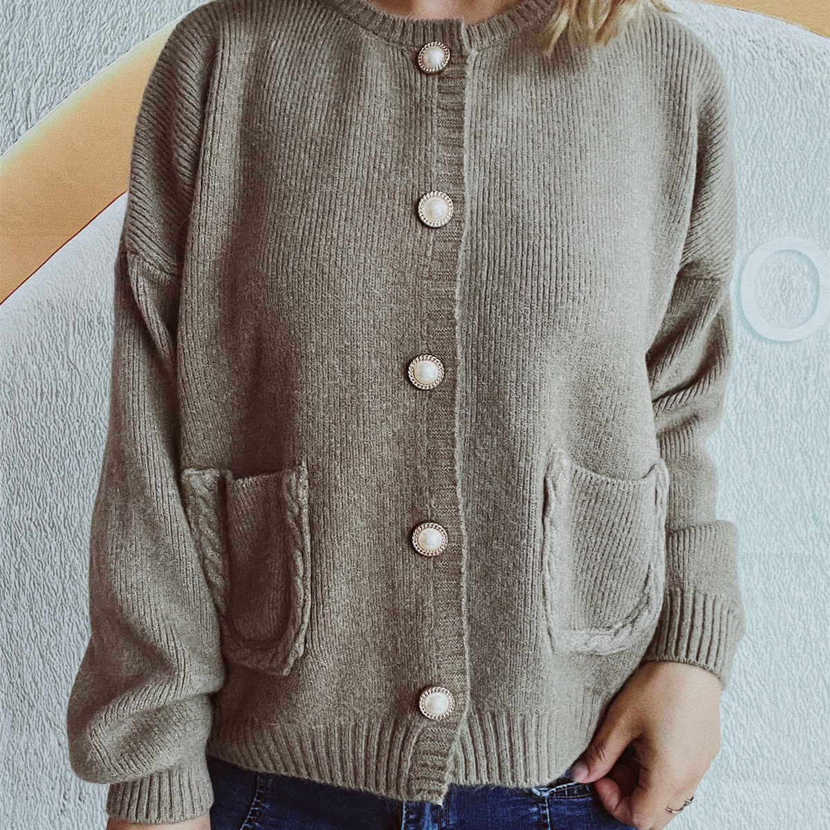 Free shipping designer sweater for women Fashionable sweater breathable and comfortable loose fitting pullover knit base sweater