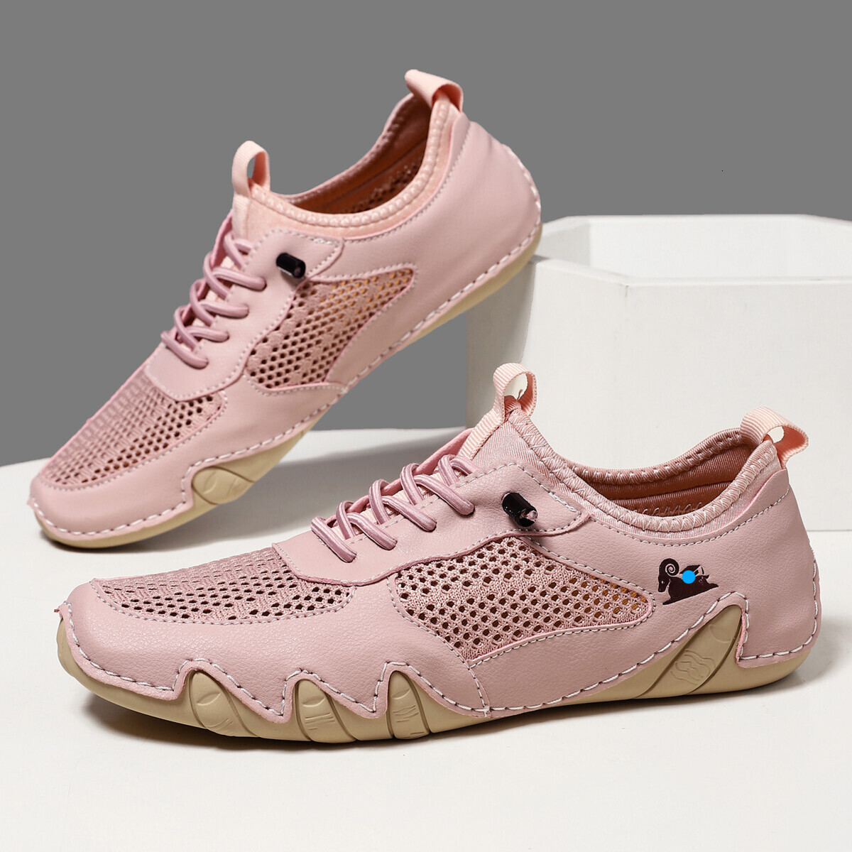 Large Size Men's and Women's Outdoor Casual Summer Breathable Mesh Sports Shoes