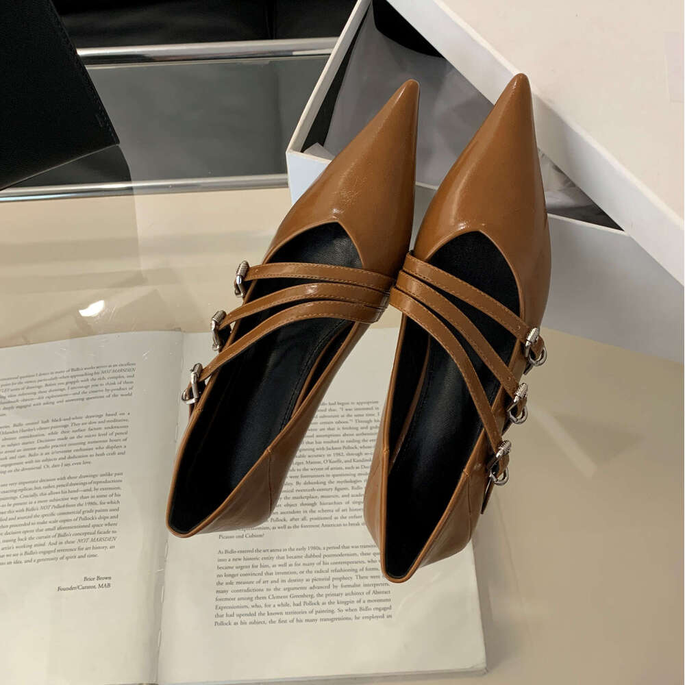 Designer 2025 Spring Single French Style Comfortable Leather Shallow Mouth Women's Soft Sole Versatile Casual Shoes