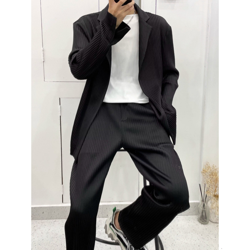 Miyake Pleated Jacket Men Blazer Black Suits For Stretch Fabric Slim Fit Coat High Quality Casual Japanese Style Blazers 240807