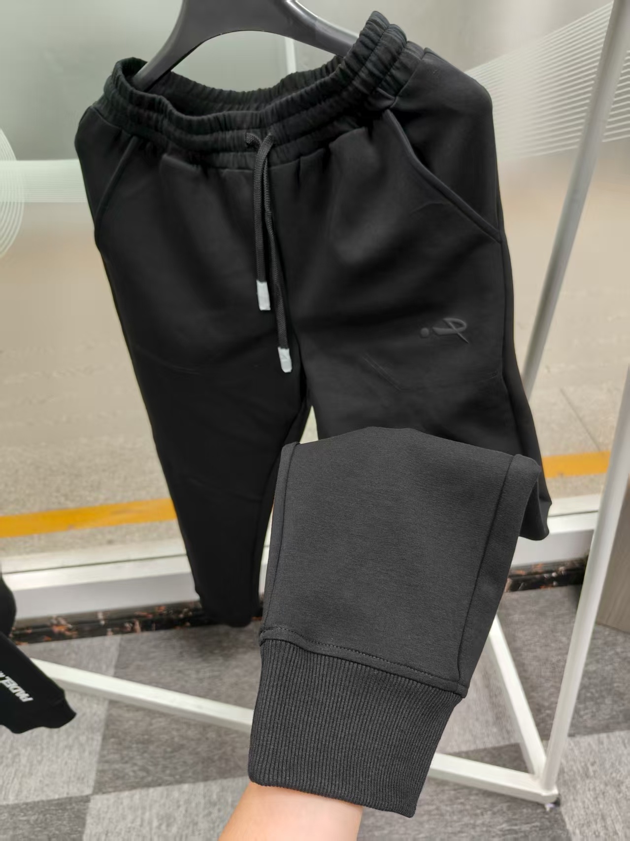 Black Running Sweatpants Tracksuits Sportswear Sets with Elastic Drawstring Waist
