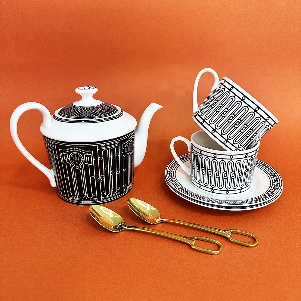 Elegant Black Line Ceramic Dinnerware Set, Modern Design for Stylish Dining, Ideal for Formal & Casual Occasions, Exquisite Gift Packaging