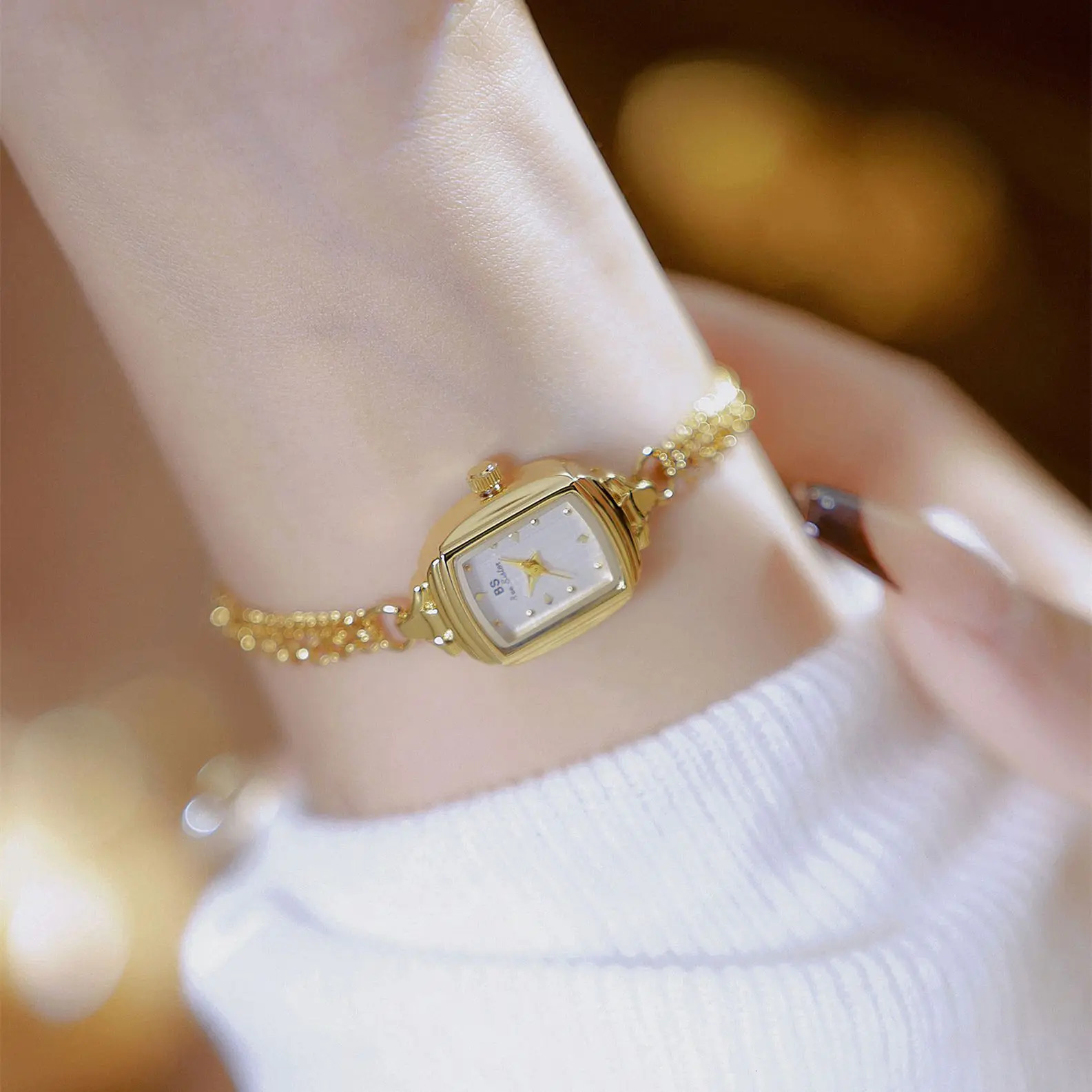 Light Ladies Bracelet Watch French high-end Retro Metal Chain Watches Women Fashion Quartz Clock Wristwatches Gift 250723