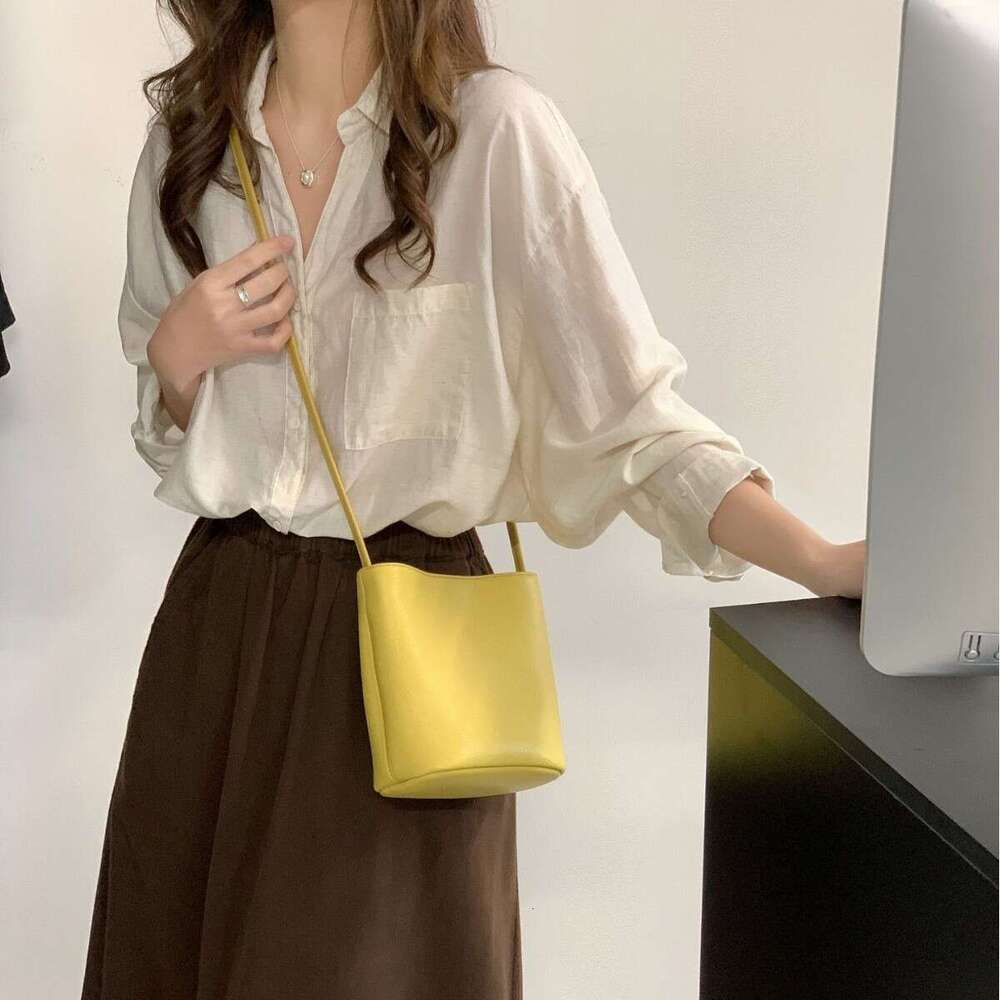 Minimalist Small Bucket Genuine Leather for Women 2025 New First Layer Cowhide Single Shoulder Underarm Crossbody Bag with High-end Feel