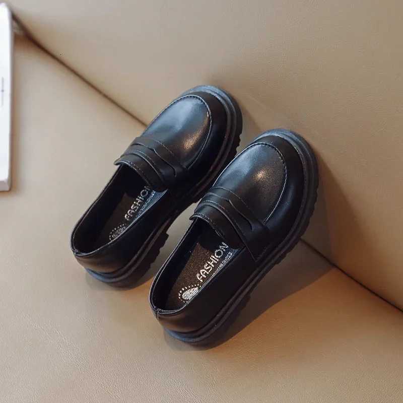 Britain Sle Childrens Leather Shoes for Boys 2024 Spring New Girls Retro Black Single Shoes Soft Moccasin Shoes for Children XJ250724