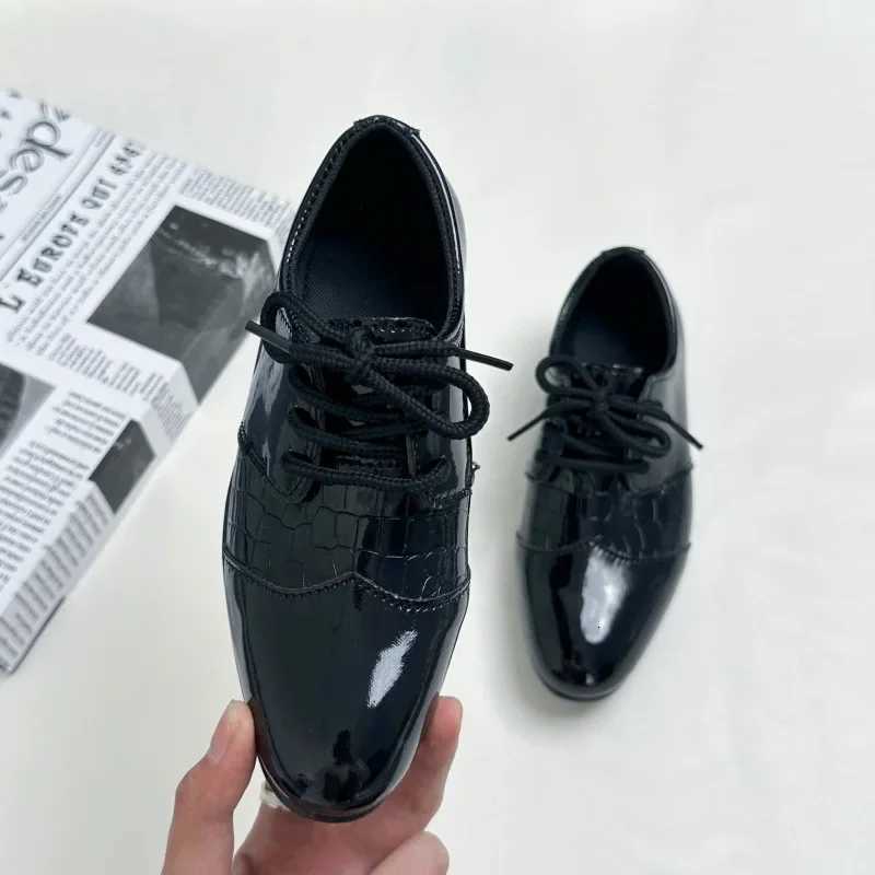 Fashion Boys Leather Shoes Black Pointed Toe Kids New Low-heeled Shoes for Party Wedding Casual Childrens School Formal Flats XJ250724
