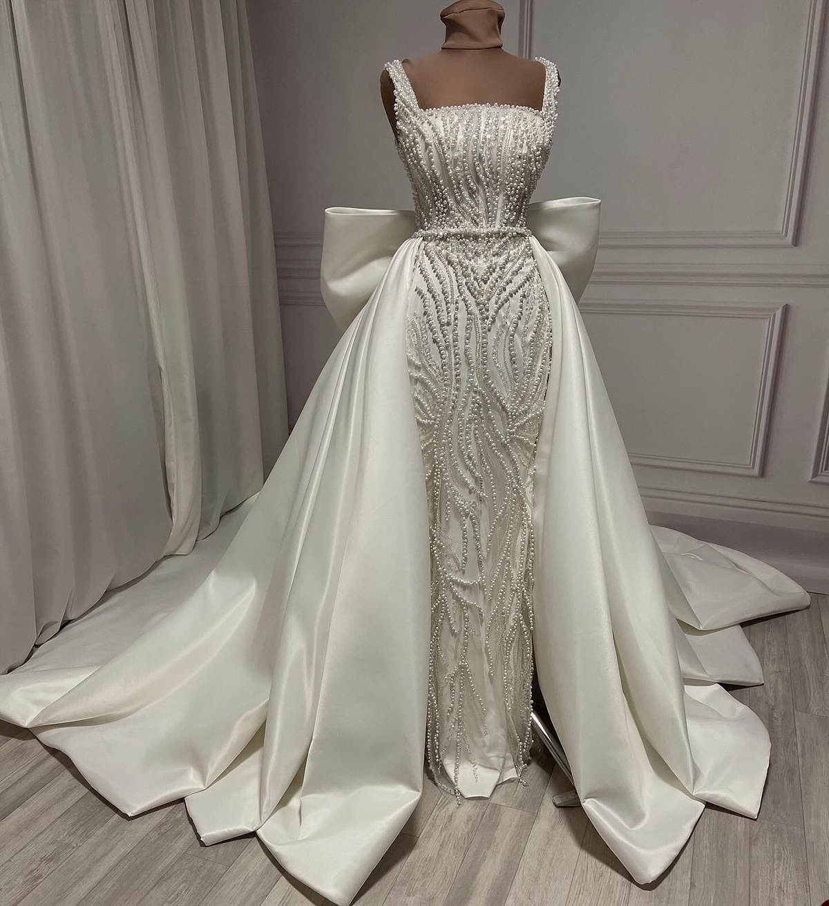 Luxury Wedding Dresses Mermaid Square Collar Pearls Beading Bow Backless Sleeveless Bridal Gowns Customized Vestido de novia