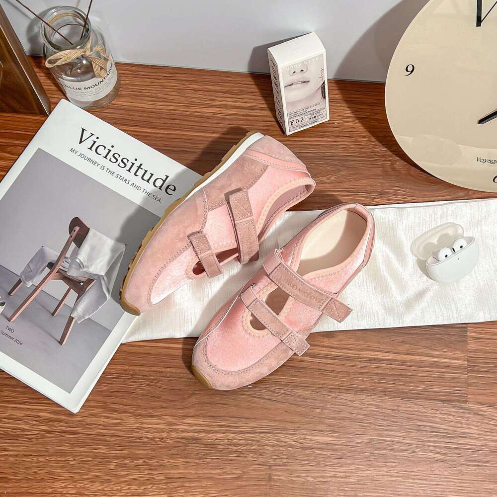 Summer New Thick-Soled Sports for Women, High-End Niche Design Dad Shoes, 2025 Dexun Shoes
