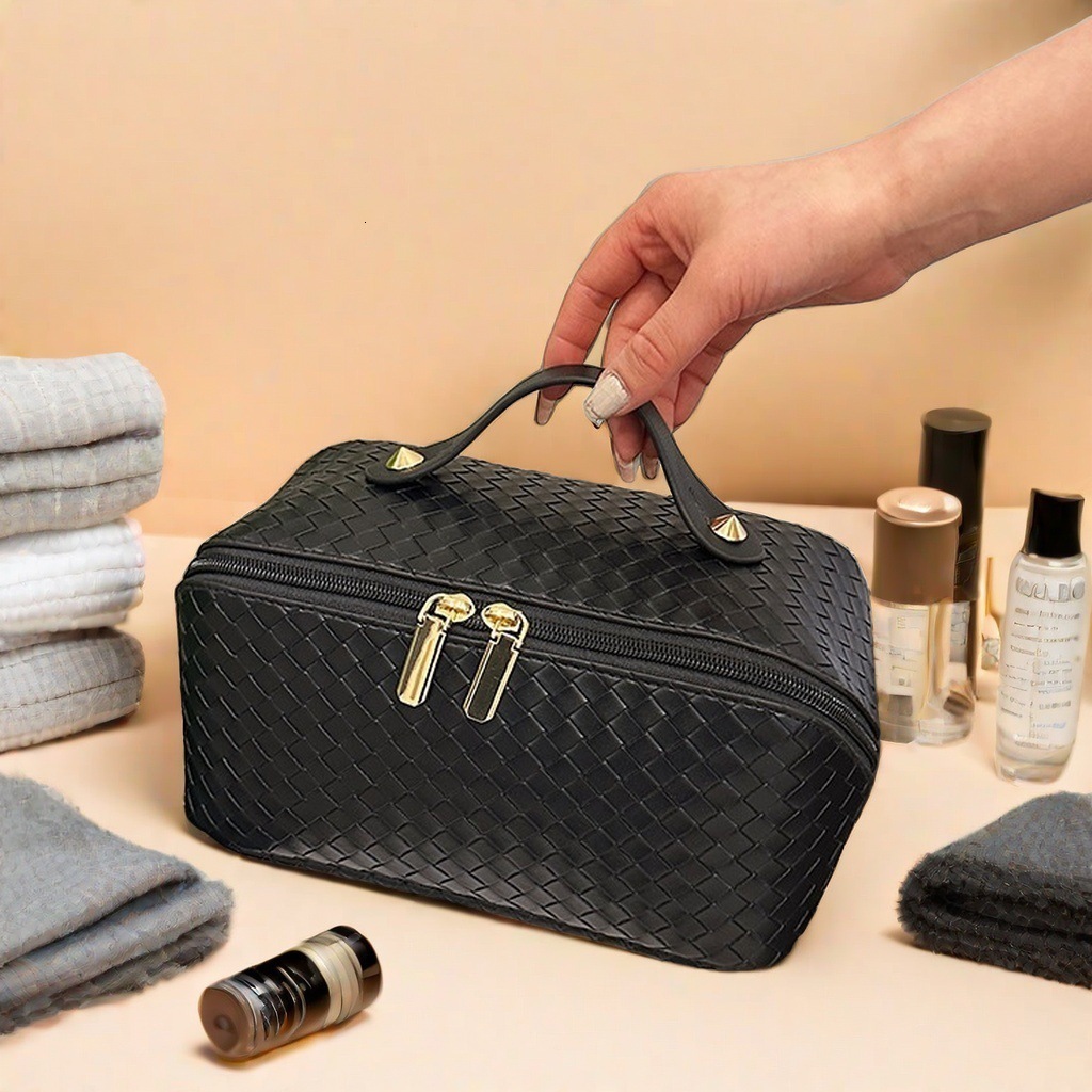 Designer Bag New Woven Pattern Makeup Luxury Bag Bag For Women, Large Capacity, Portable, High-end Feel, Super Popular Travel Makeup And Toiletries Or