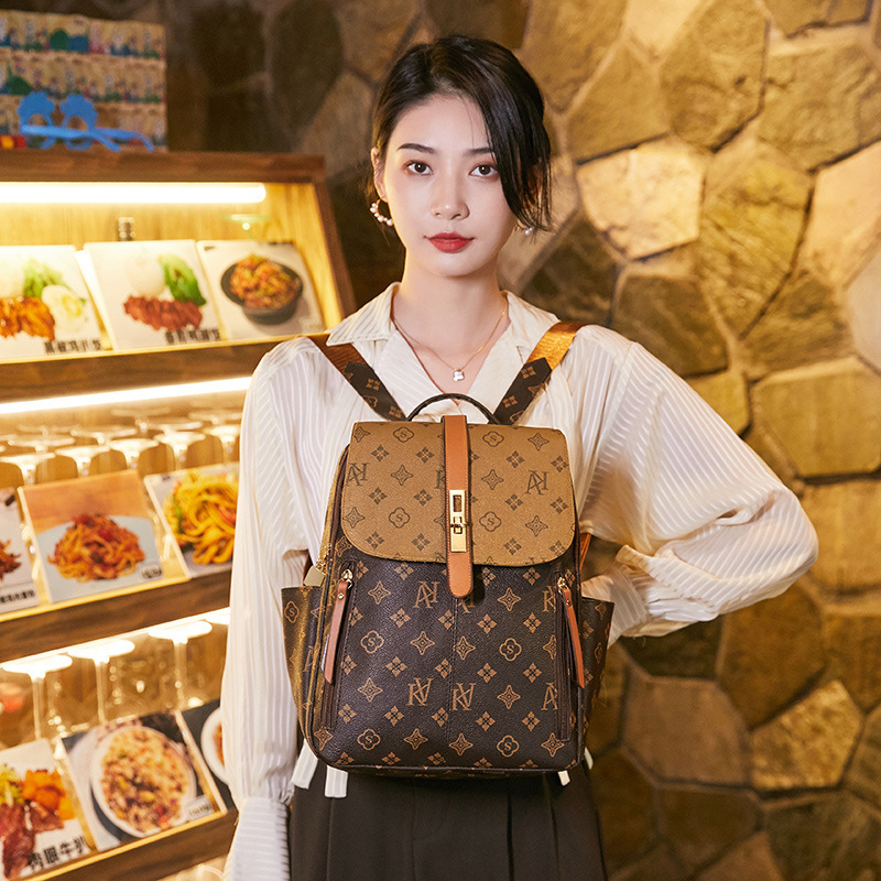Female backpack new style retro leisure presbyuse large capacity schoolbag backpack print fashion trend line big bag
