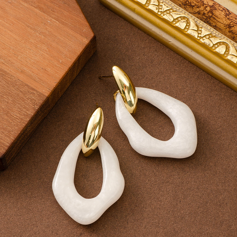 Fashionable Elegant Irregular Geometric Resin Earrings for Women, Stylish and High-End Sier Needle Ear Jewelry