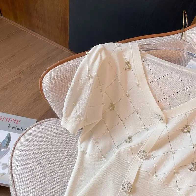 Vintage Beaded Slim Knit Cardigan Women White Knit Shirt Summer V-neck Pearl Button Thin Short-sleeved Tops High-end Design Coat X250724