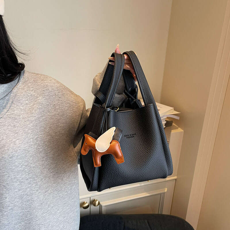 Handheld Bucket for Women 2025 New Casual Commuter Crossbody Stylish Simple Basket Bag