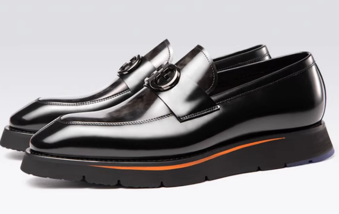 Men's business casual leather shoes one foot stepping on the business cover patent leather glossy loafers high top leather shoes