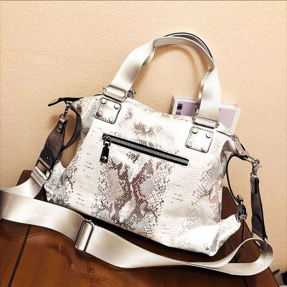 Fashion Brand Women Dia Leather Shoulder Bags Large Capacity Handbags Sequins Black Retro Crossbody Tote Bag