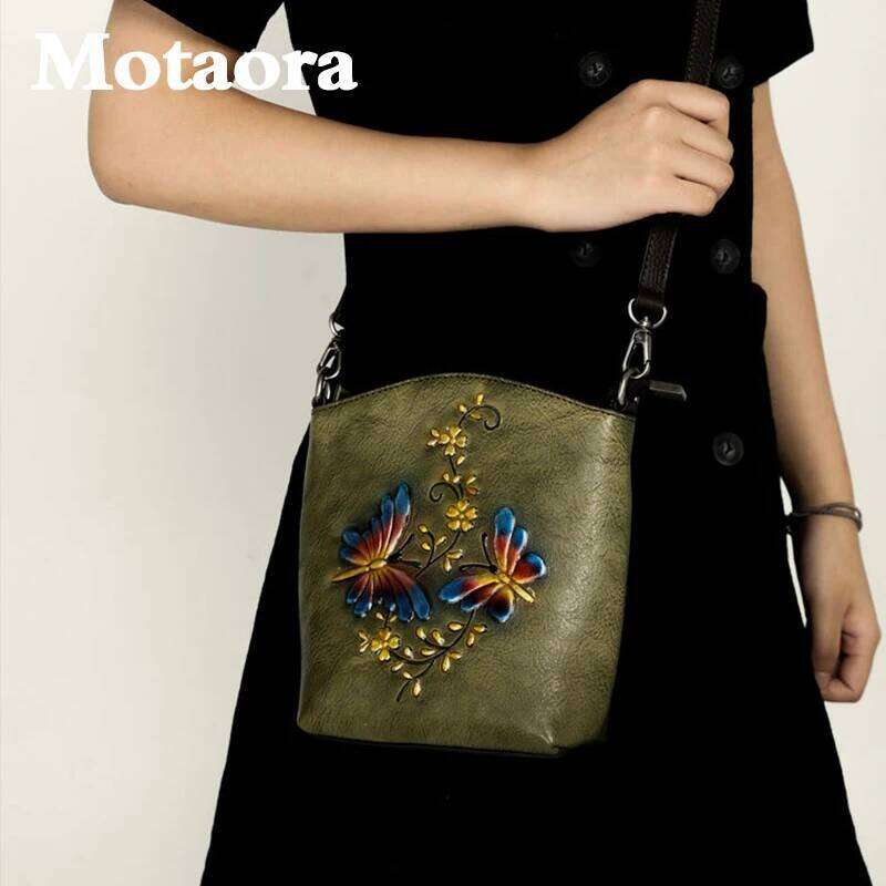Vintage Genuine Leather Women's Shoulder Bag New Relief Emed Phone Purse Cowhide Handbag for Ladies