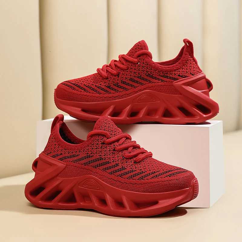 Kids Sneakers Brand Childrens Fashion Sports Boys Running Outdoor Parent Child Man Woman Lightweight Casual Shoes C260130