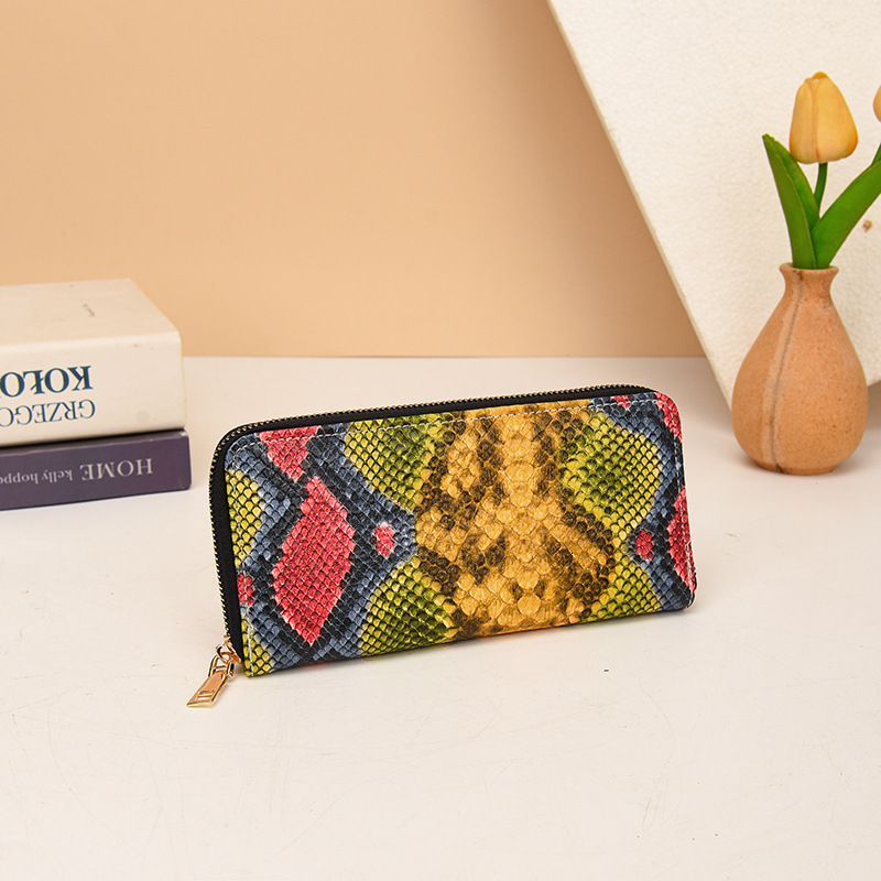 Free Shipping 2025 Designer Bag New Women's Wallet European And American Retro Single Zipper Wallet Snake Pattern Fashion Large Capacity Slot Coi