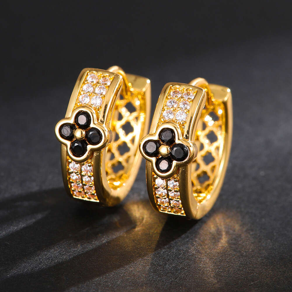 Exquisite Design Sense Versatile Geometric Round Four-Leaf Flower Niche Temperament Fashion New Copper Inlaid Zircon Earrings