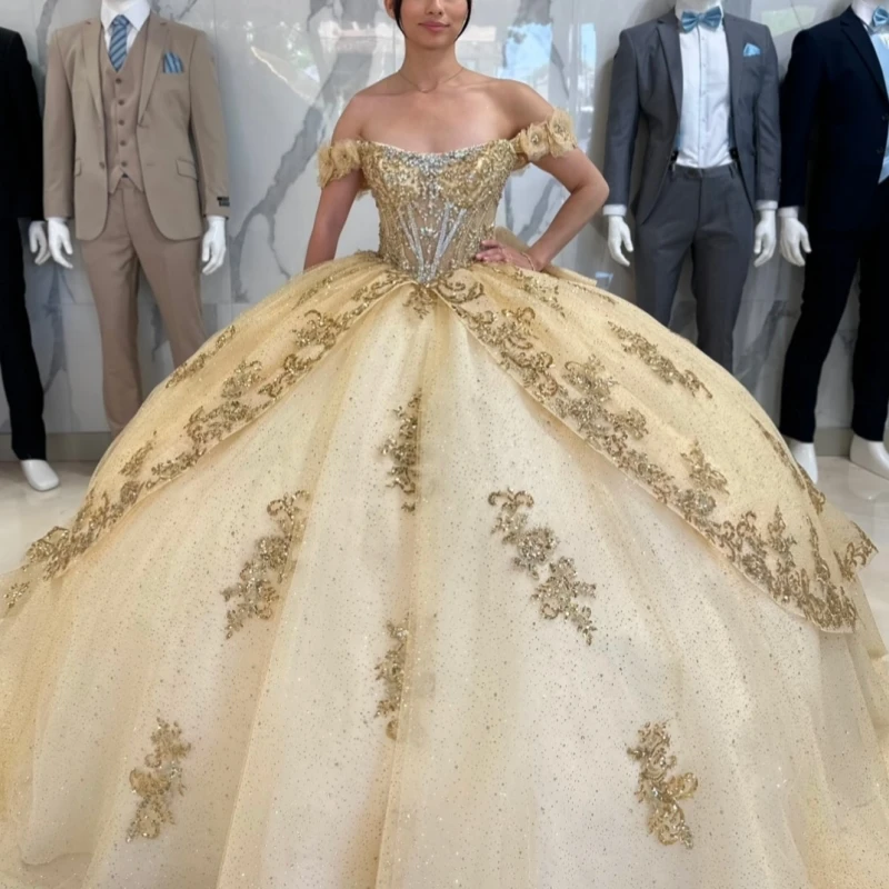Champagne Shiny Quinceanera Dresses Off Shoulder Ball Gown Sweet 16 Dress Applique Beading Crystal Bow Tull Birthday Party Vestidos 15 Anos