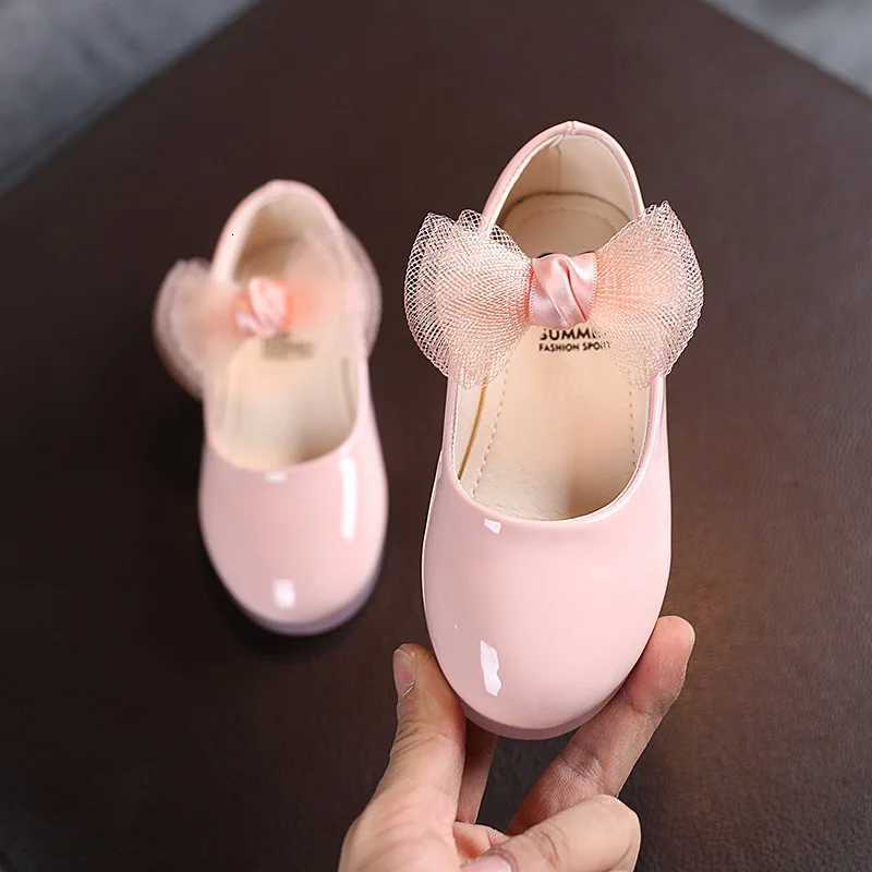 2024 New Kids Black Performance Shoes Solid Color Versatile Girls Princess Shoes with Mesh Bow Children Leather Shoes Glossy XJ250724