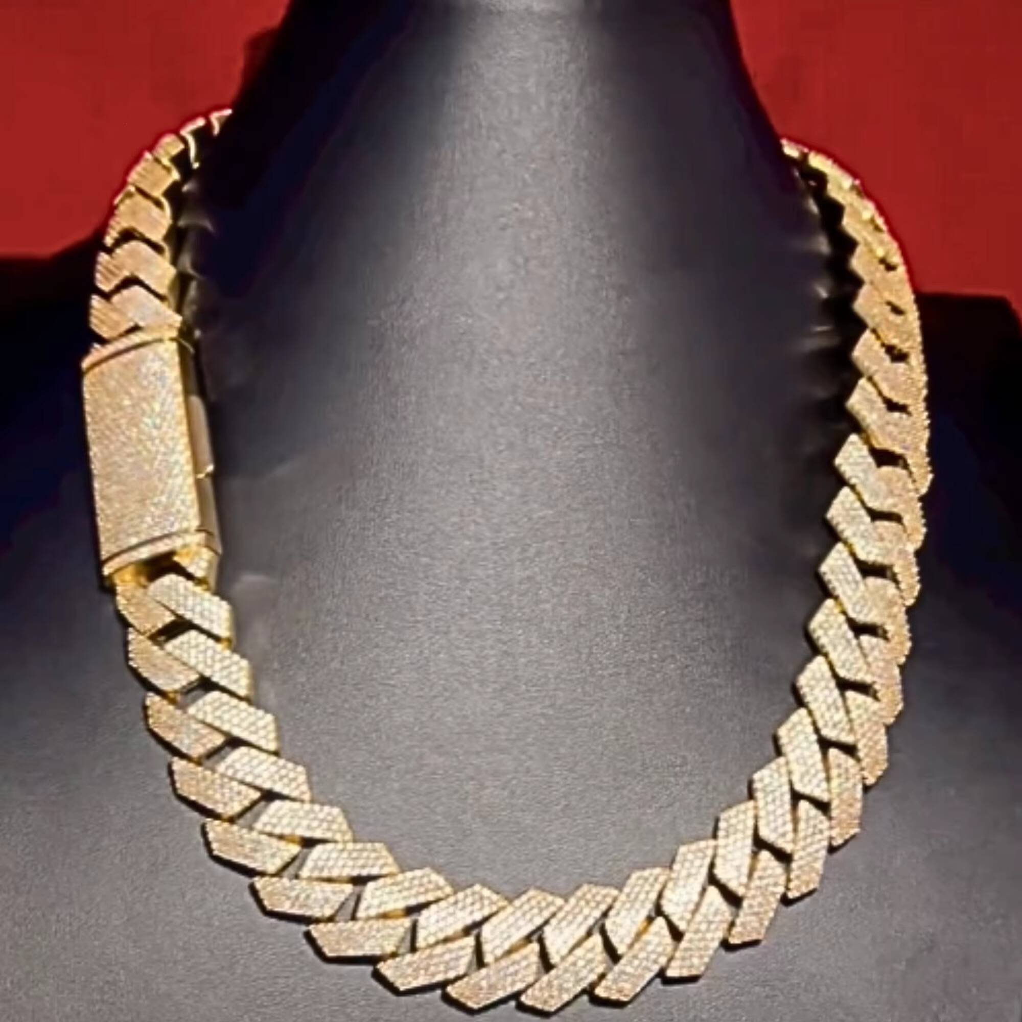 Trending High Quality Customized 20 mm Cuban Link Moissanite Diamond Chain 10k Gold Rose Gold Diamond Chain