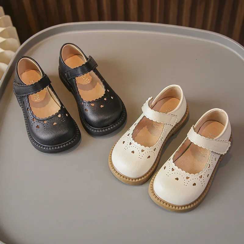 Girls Leather Shoes New Spring Autumn Fashion Kids Mary Janes With Cut-Outs Heart Princess Sweet Children Dress Shoes Soft Chic XJ250724