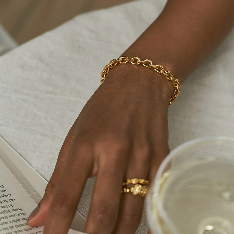 Stainless Steel Cuban Twist Chain Bracelets: Stylish & Long-lasting Mens Fashion Statement