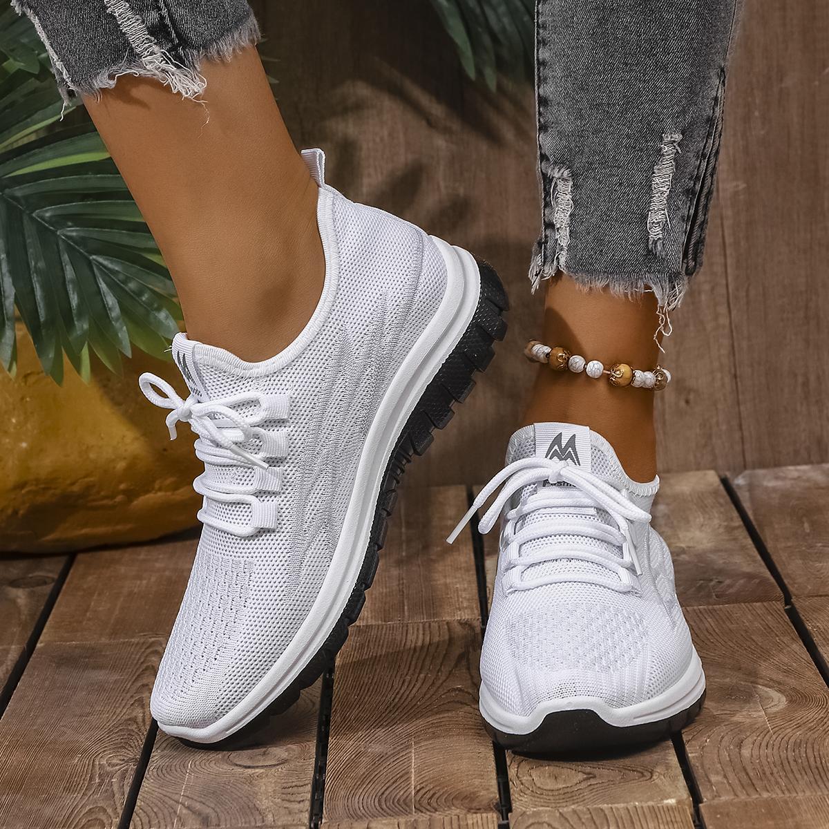 Women's breathable mesh slip-on sports shoes hot-sale products