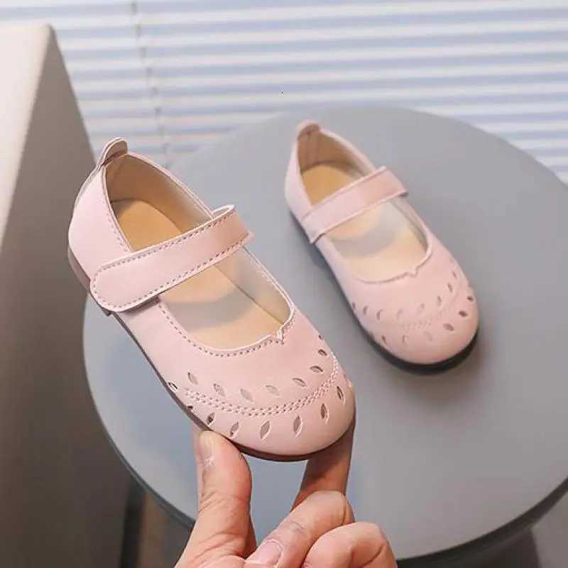 New Small Leather Shoes Children Hollow Out Breathable Casual Shoes Fashion Girls Wedding Party Dress Princess Shoes H794 XJ250724