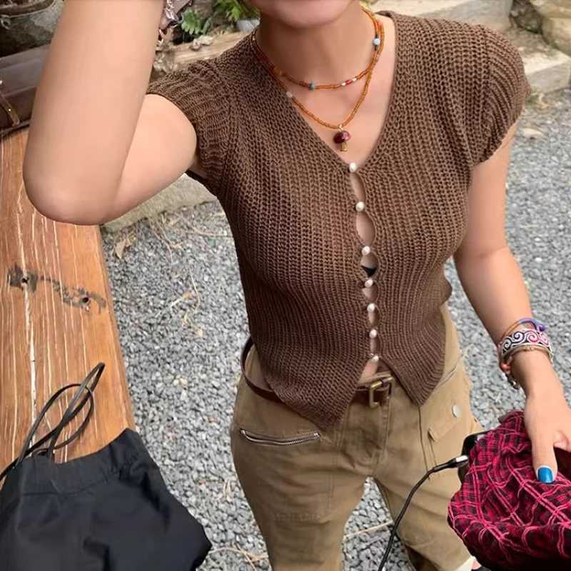Short Sleeve Knitted Cardigan for Womens Casual Tops Button Spring and Summer New Stylish V-neck Slim Fit Crop Top X2507241