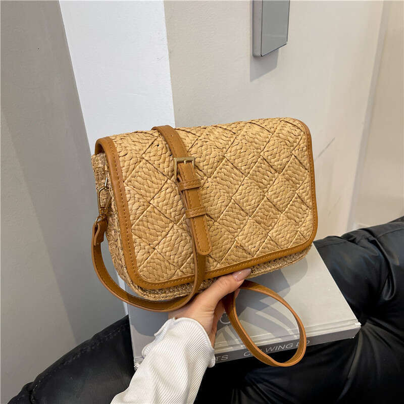 New Women's Single Shoulder Quilted Trendy Fashion Commuter Small Crossbody Bag Handbag
