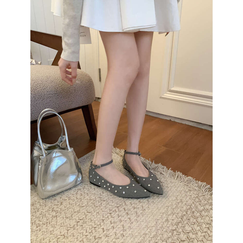 2025 Spring New Flat Women Comfortable Soft Sole Non-Tiring Fashionable Rhinestone Women's Shoes for Outdoor Wear with a Sense of Sophistication