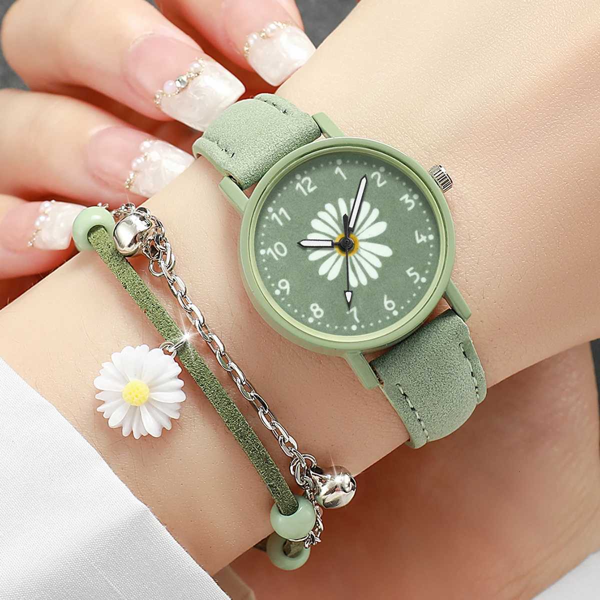 4PCS/Set Fashion Green PU Leather Strap Flower Quartz Watch with Bracelet (Box not Included) W250724