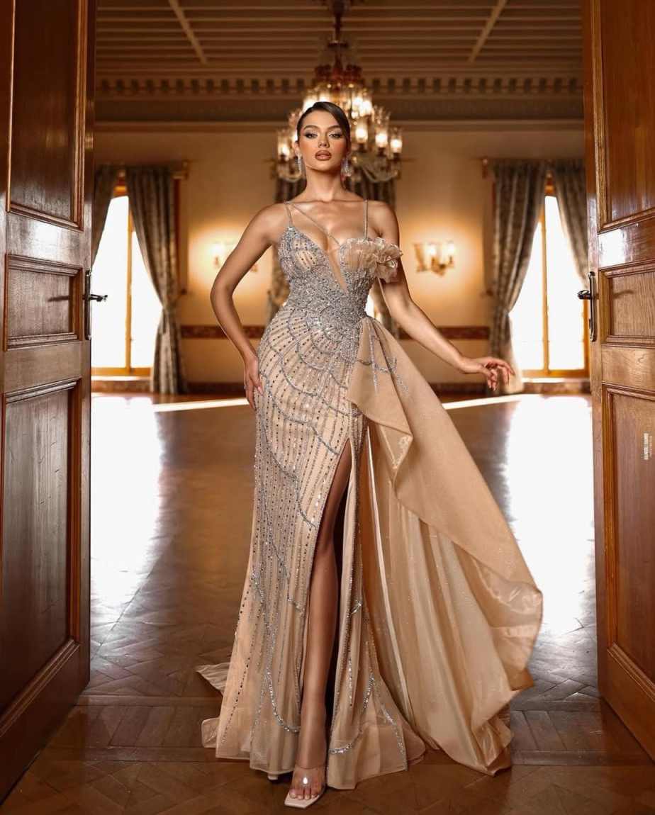 Graceful Evening Dresses Mermaid Strapless Crystals Sequined Sleeveless Side Split Prom Gowns Party Dresses Custom Made Vestidos de noche